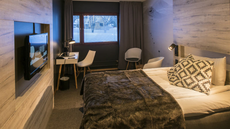 Insidan av ett rum på hotell Laponia i Arvidsjaur